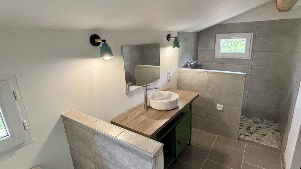 Photo of Bathroom in Crestet