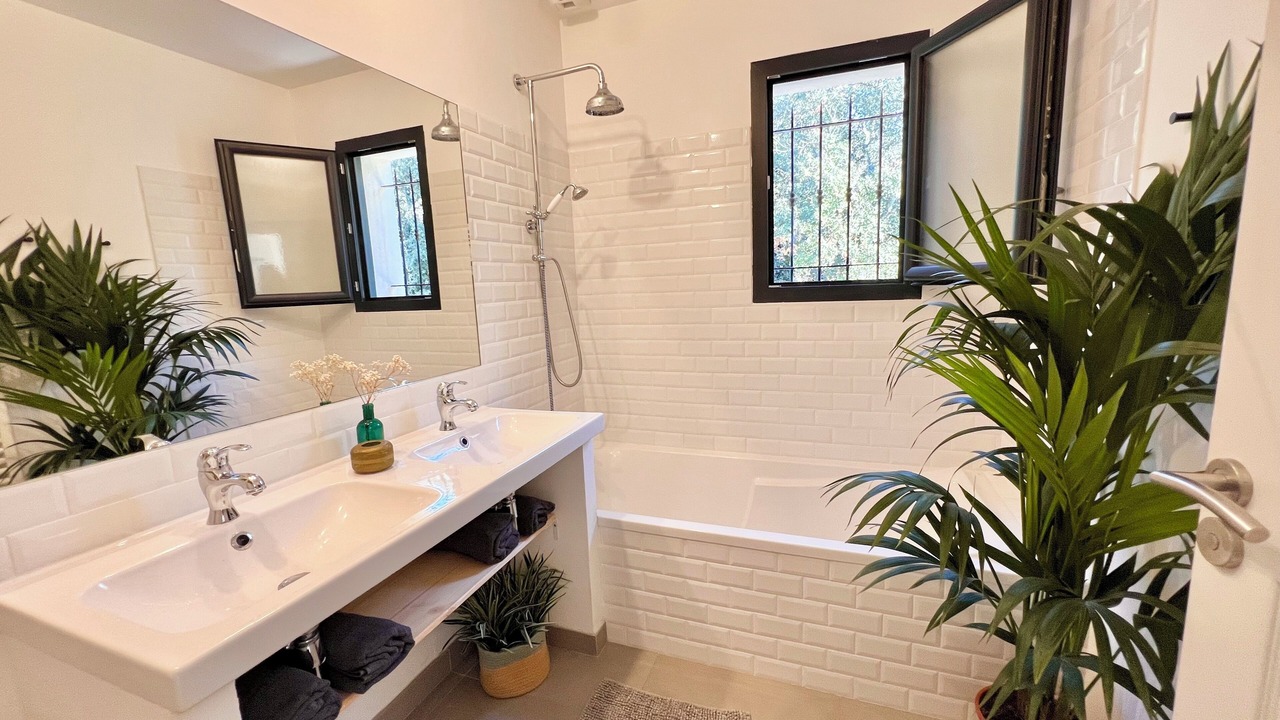 Photo of Bathroom in Venasque