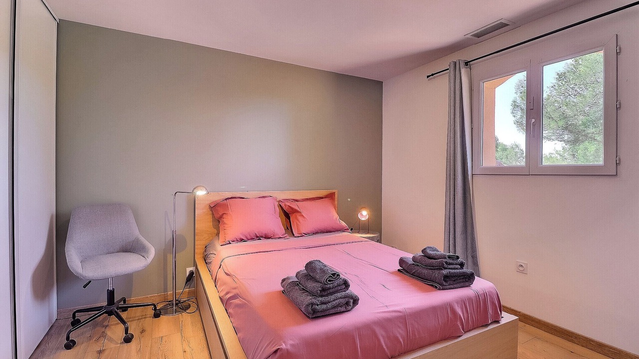 Photo of Bedroom in Ventabren