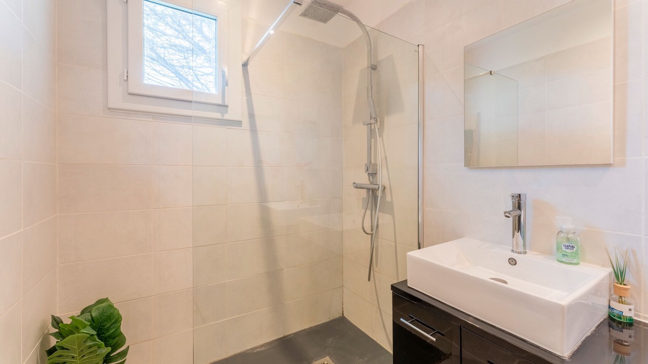Photo of Bathroom in Beaucaire