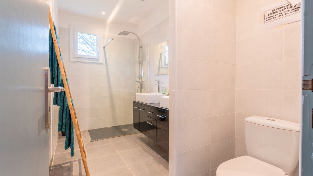 Photo of Bathroom in Beaucaire