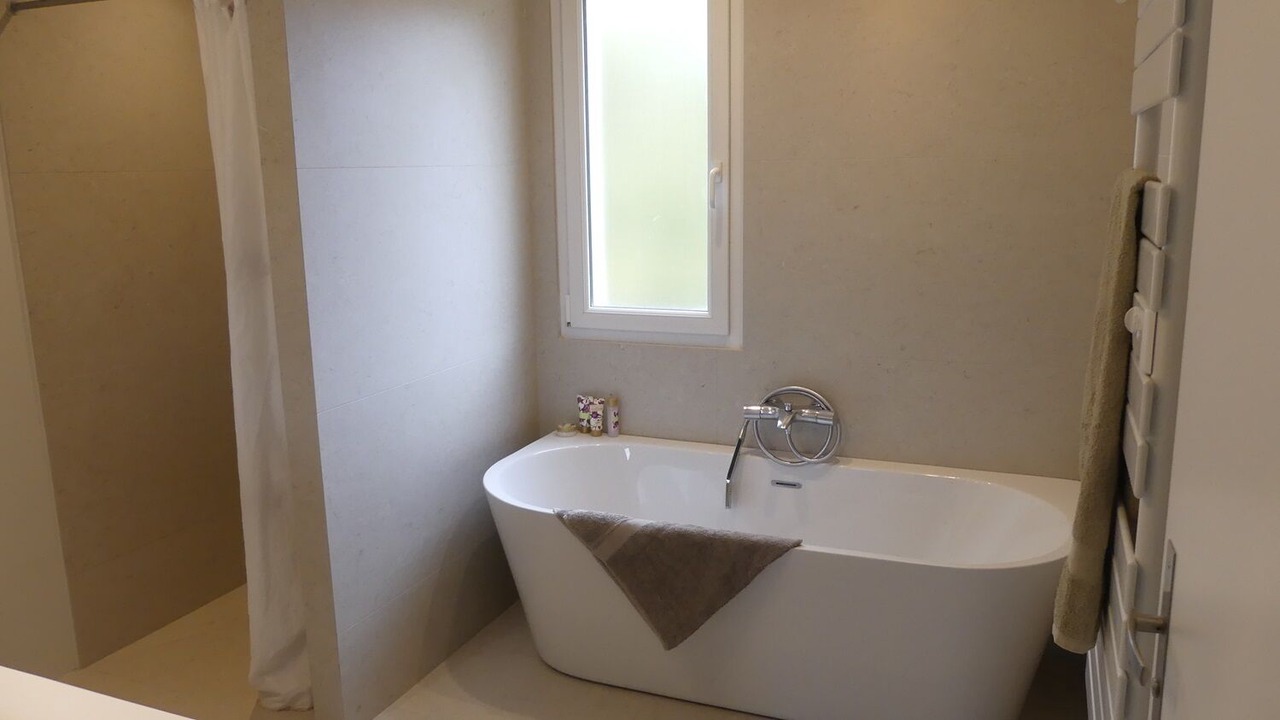 Photo of Bathroom in La Roque-d'Antheron