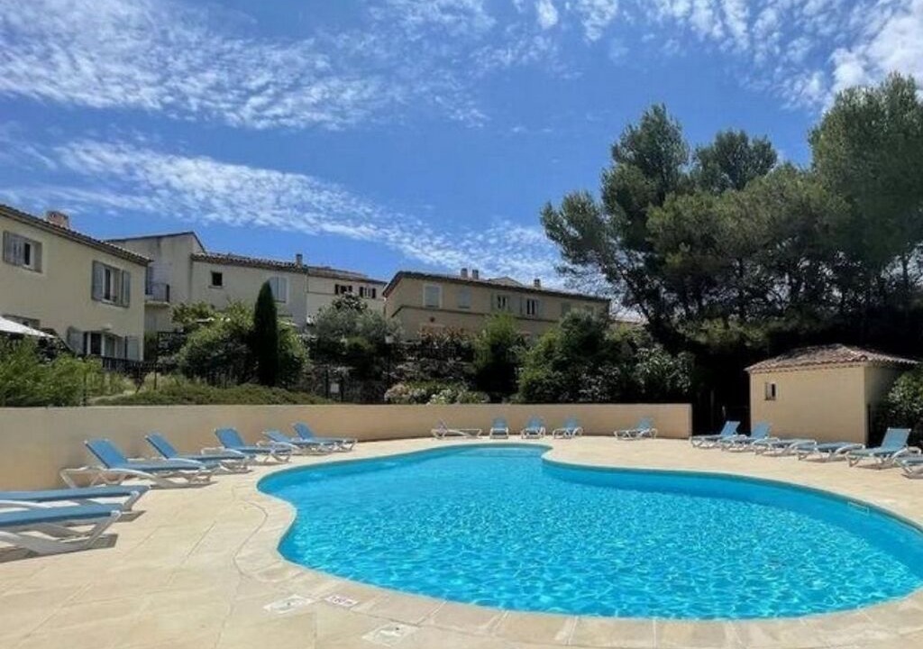 Photo of Outdoor in Pont Royal