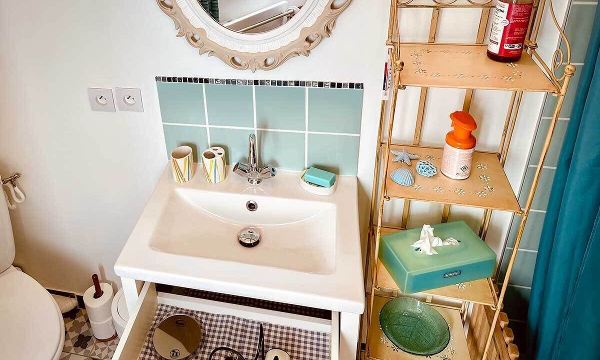 Photo of Bathroom in Hyeres City Centre