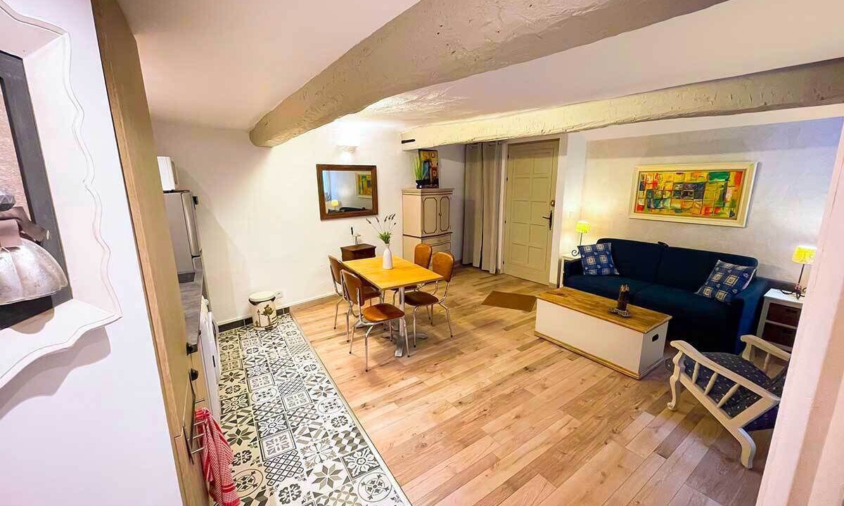 Photo of Livingroom in Hyeres City Centre