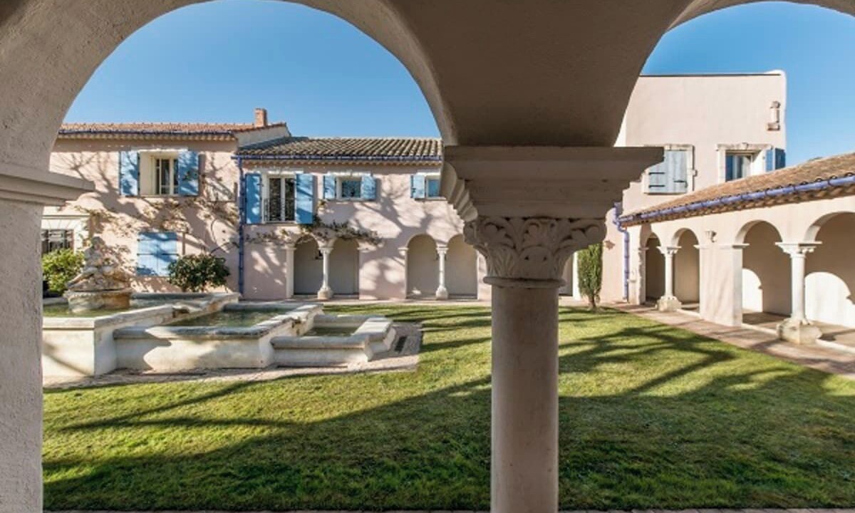 Photo of Outdoor in Noves