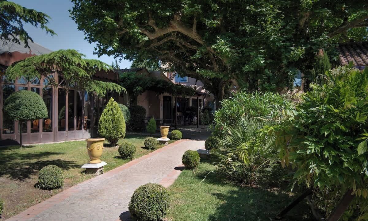 Photo of Outdoor in Noves