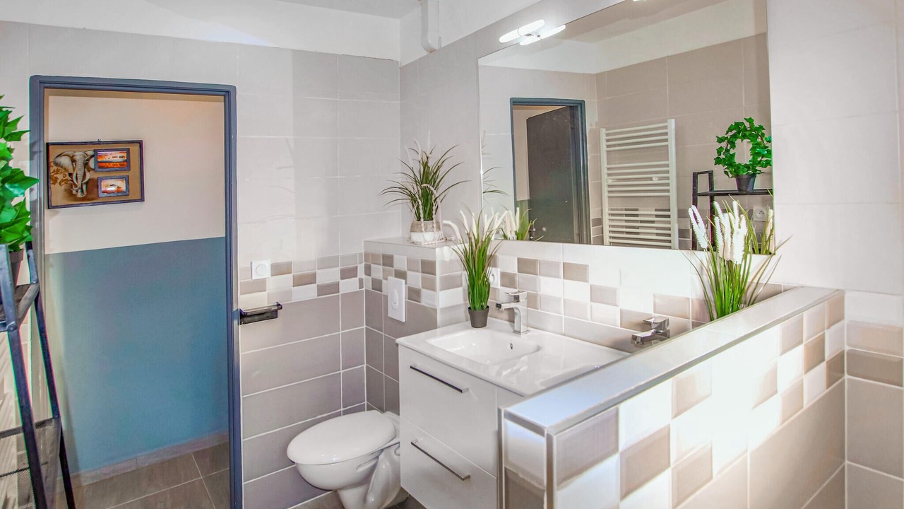 Photo of Bathroom in Morieres-les-Avignon