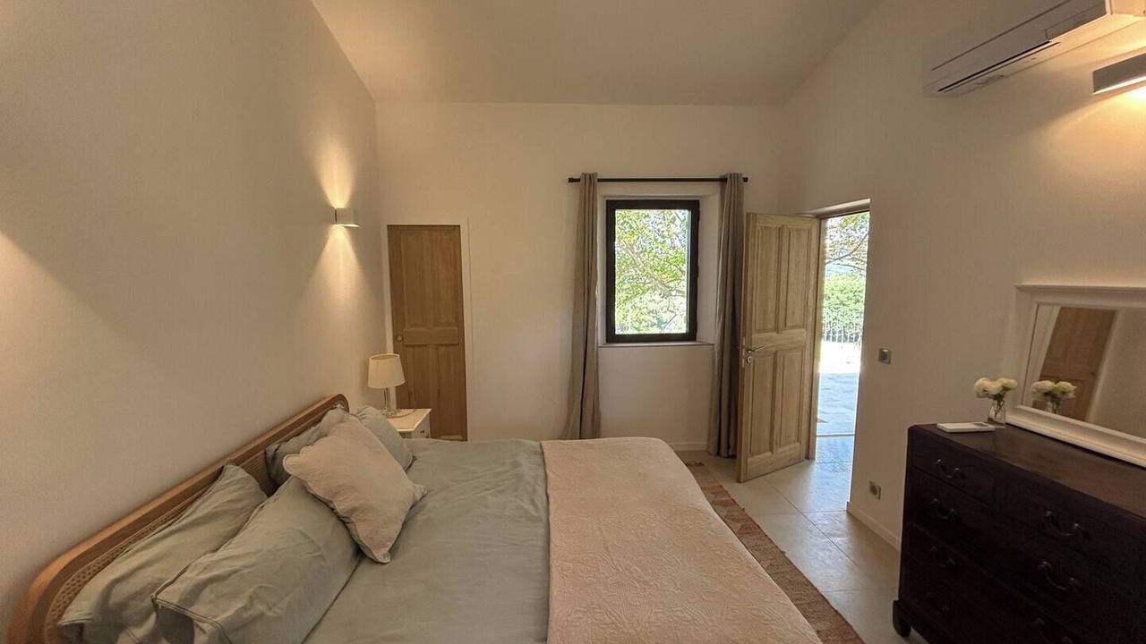 Photo of Bedroom in Goult