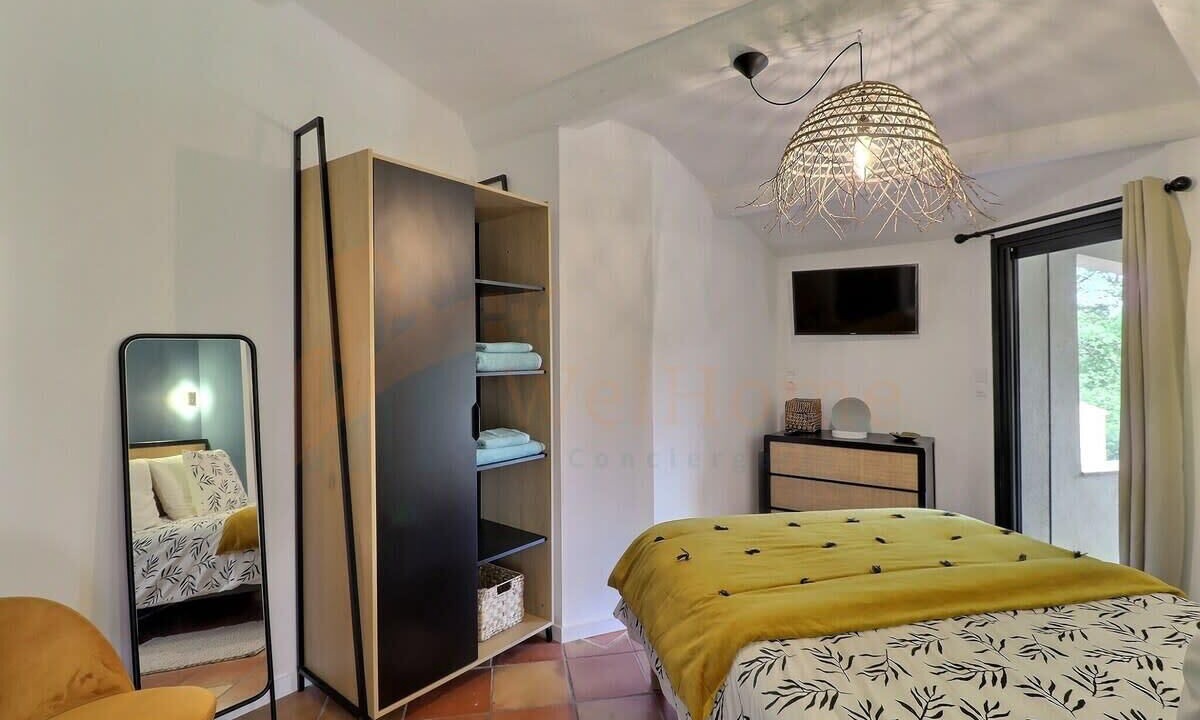 Photo of Bedroom in Trets