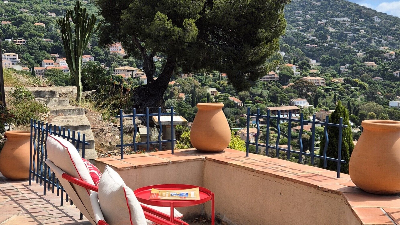 Photo of Patio Balcony in Rayol-Canadel-sur-Mer