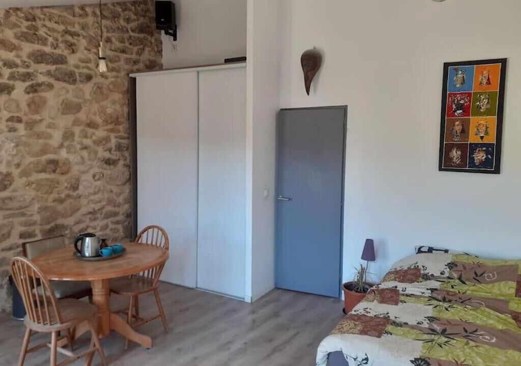 Photo of Bedroom in Jouques