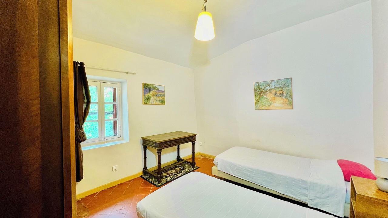 Photo of Bedroom in Miramas