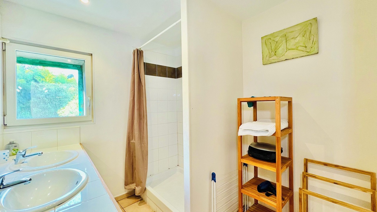 Photo of Bathroom in Miramas
