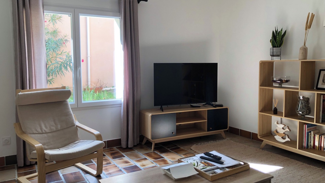 Photo of Livingroom in Cornillon-Confoux