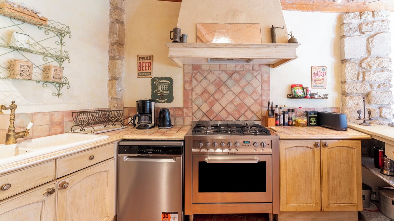 Photo of Kitchen in Velleron