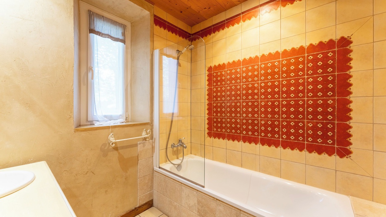 Photo of Bathroom in Velleron