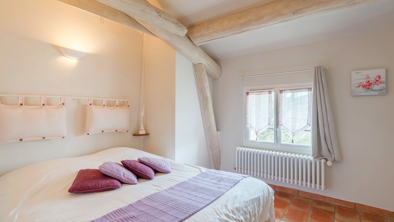 Photo of Bedroom in Simiane-la-Rotonde