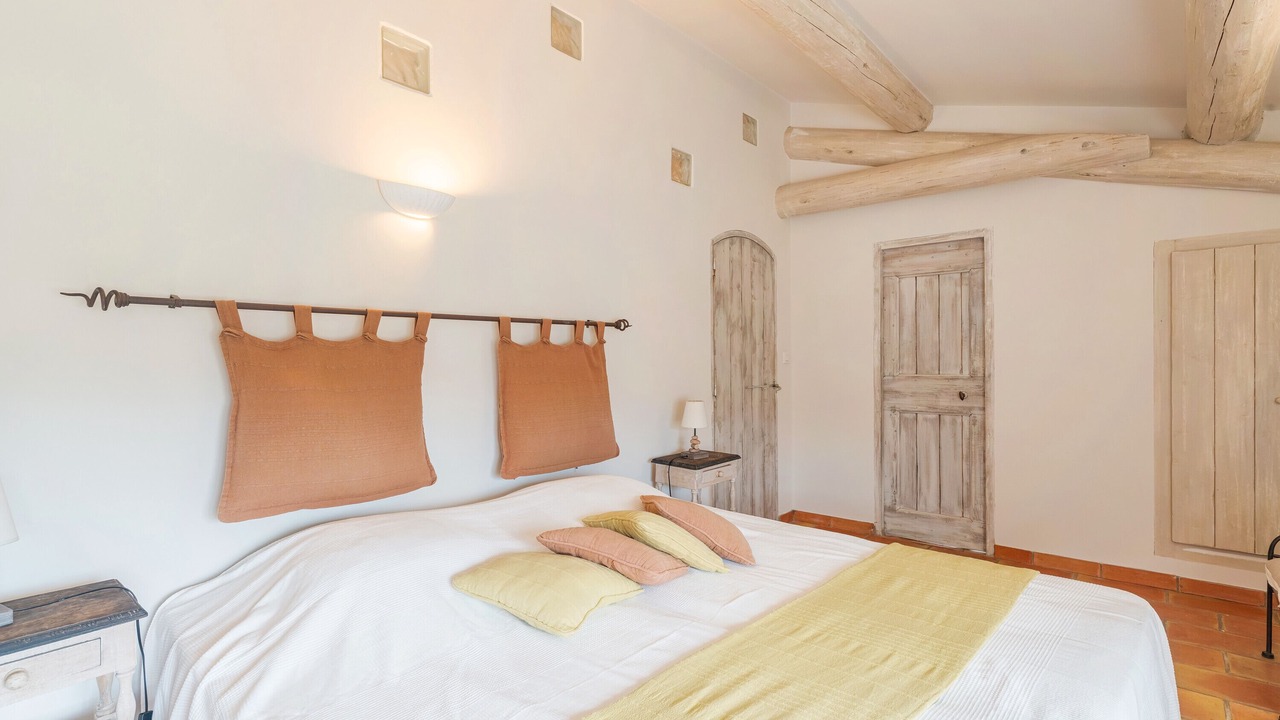 Photo of Bedroom in Simiane-la-Rotonde