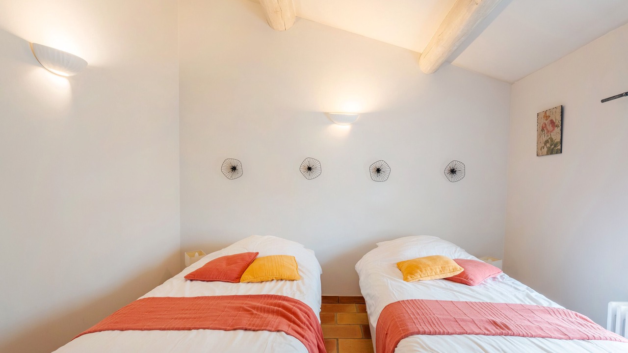 Photo of Bedroom in Simiane-la-Rotonde