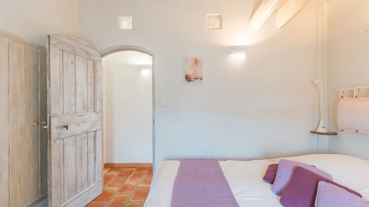 Photo of Bedroom in Simiane-la-Rotonde