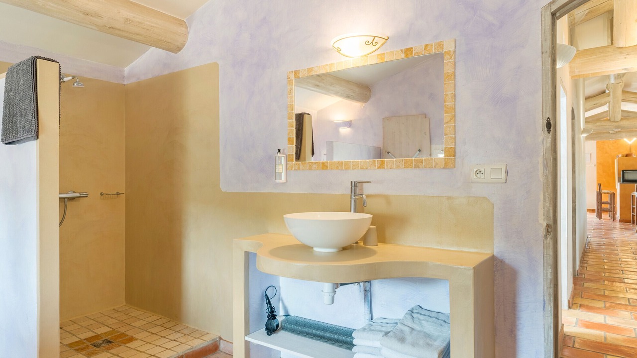 Photo of Bathroom in Simiane-la-Rotonde