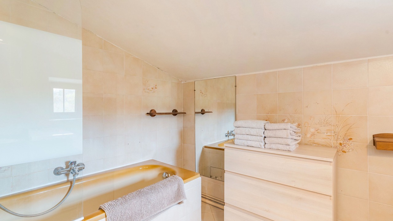 Photo of Bathroom in Simiane-la-Rotonde