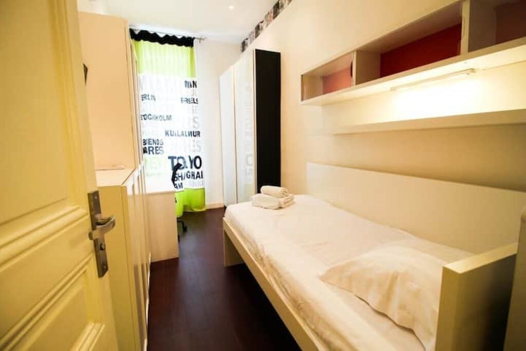 Photo of Bedroom in Noailles