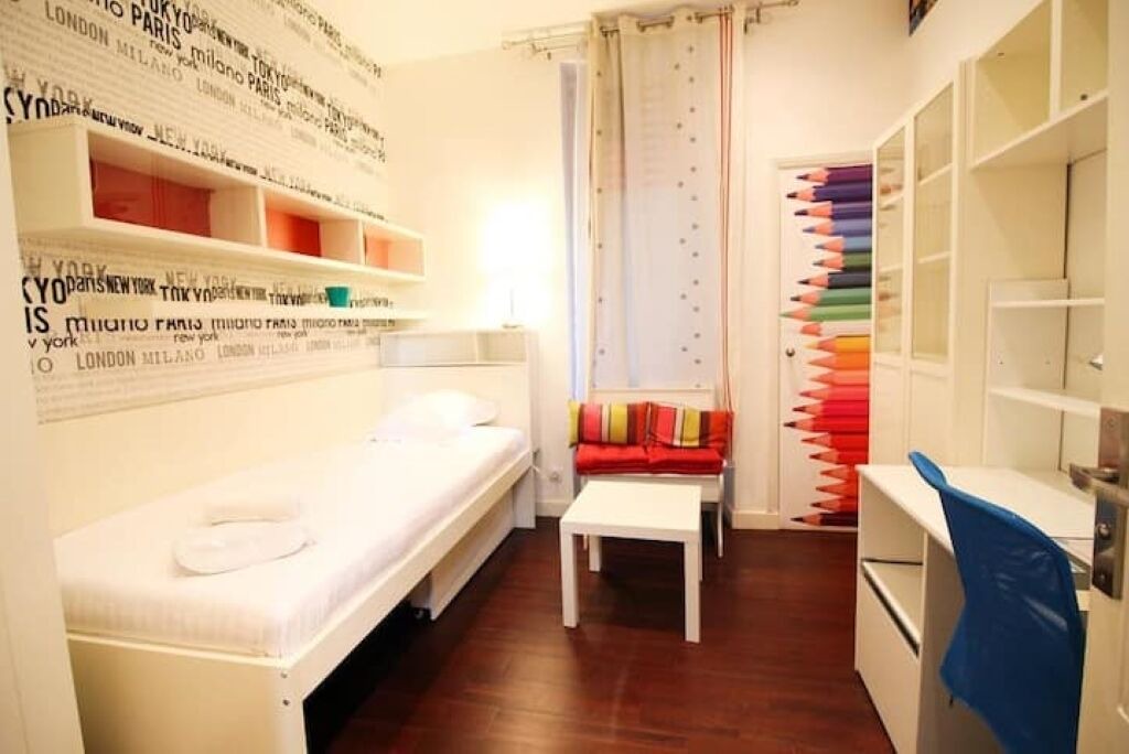 Photo of Bedroom in Noailles