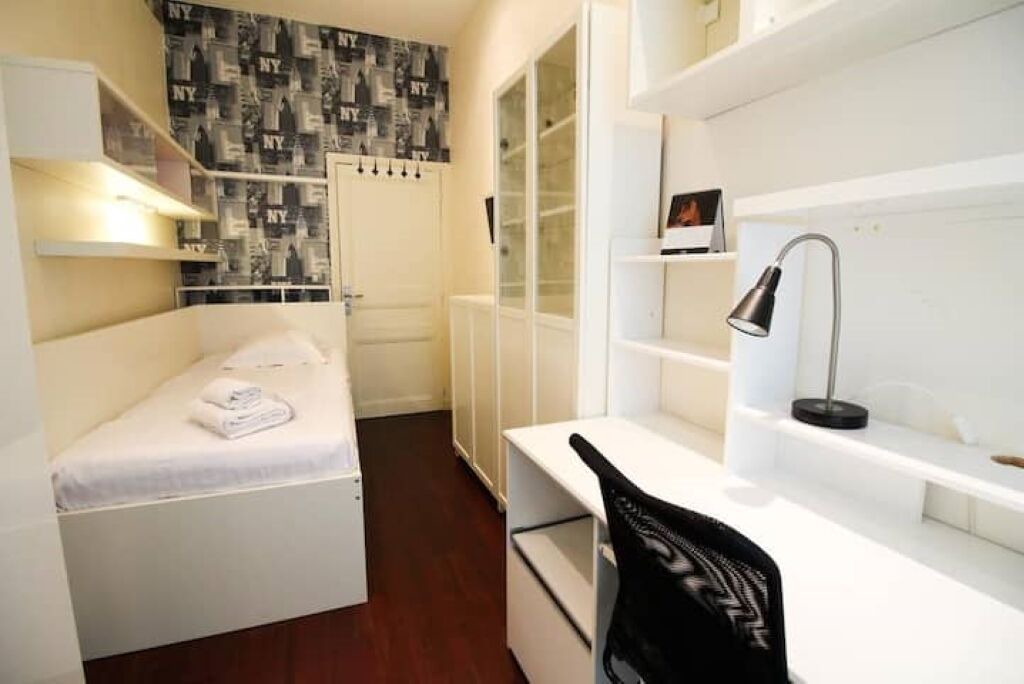 Photo of Bedroom in Noailles