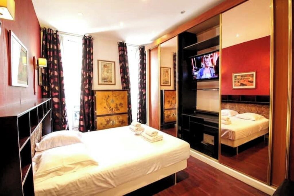 Photo of Bedroom in Noailles