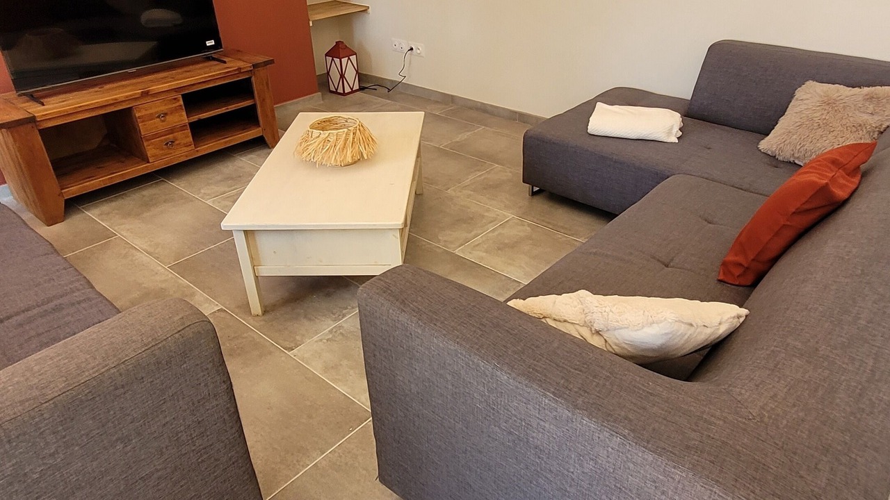 Photo of Livingroom in Orange