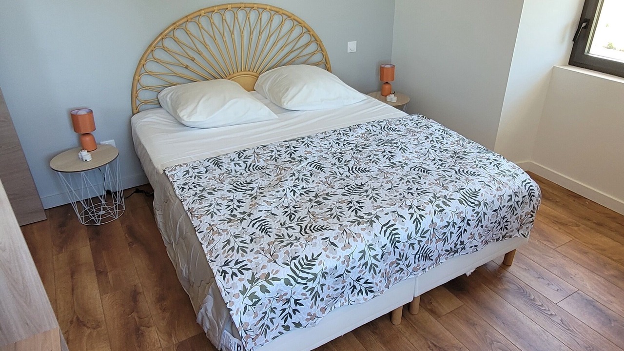 Photo of Bedroom in Orange