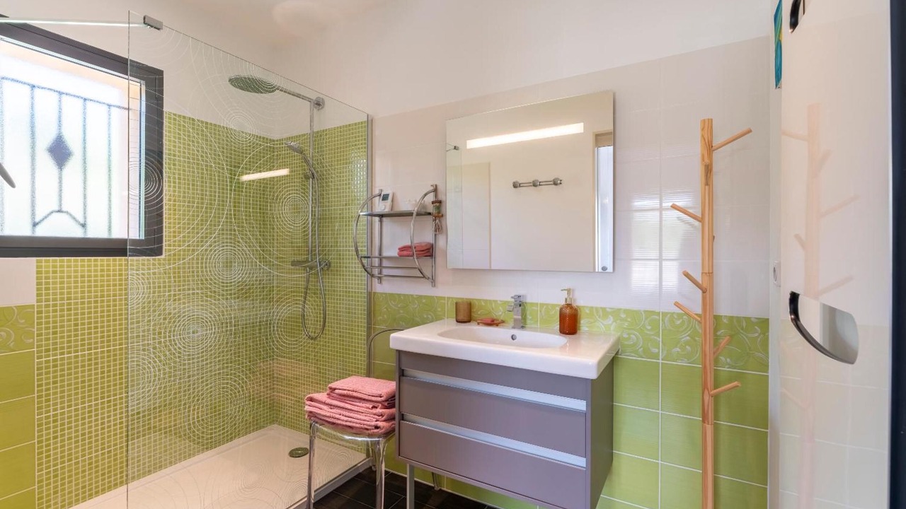 Photo of Bathroom in Crillon-le-Brave