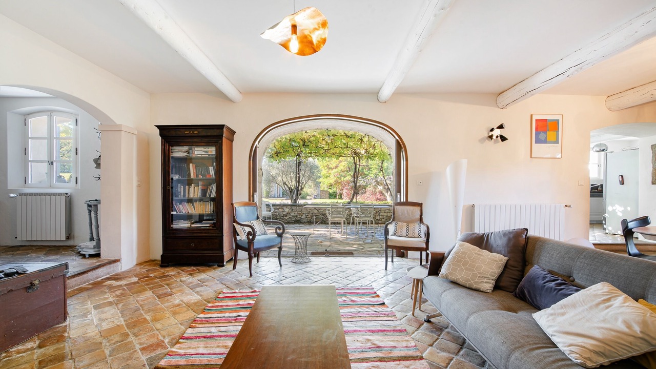Photo of Livingroom in Dauphin