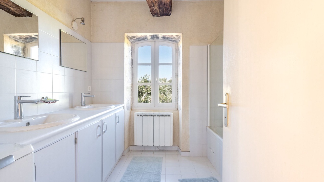Photo of Bathroom in Saint-Restitut