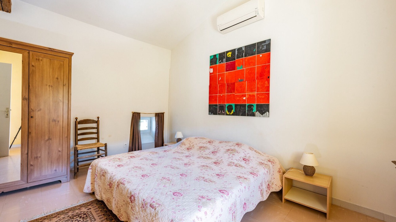 Photo of Bedroom in Saint-Restitut