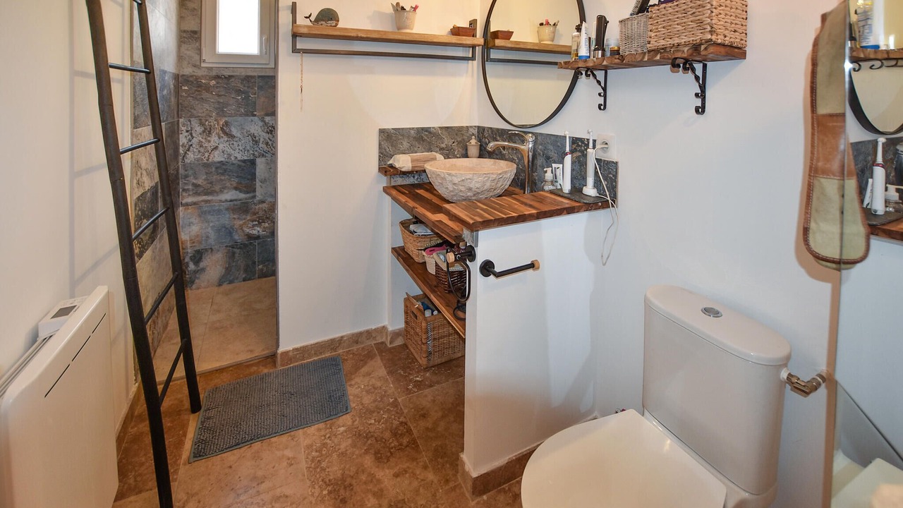 Photo of Bathroom in Cabrieres-dʼAigues