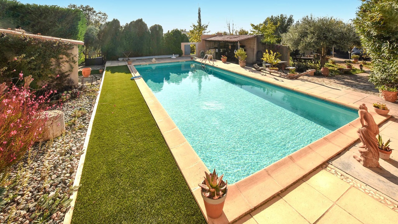 Photo of Outdoor in Cabrieres-dʼAigues