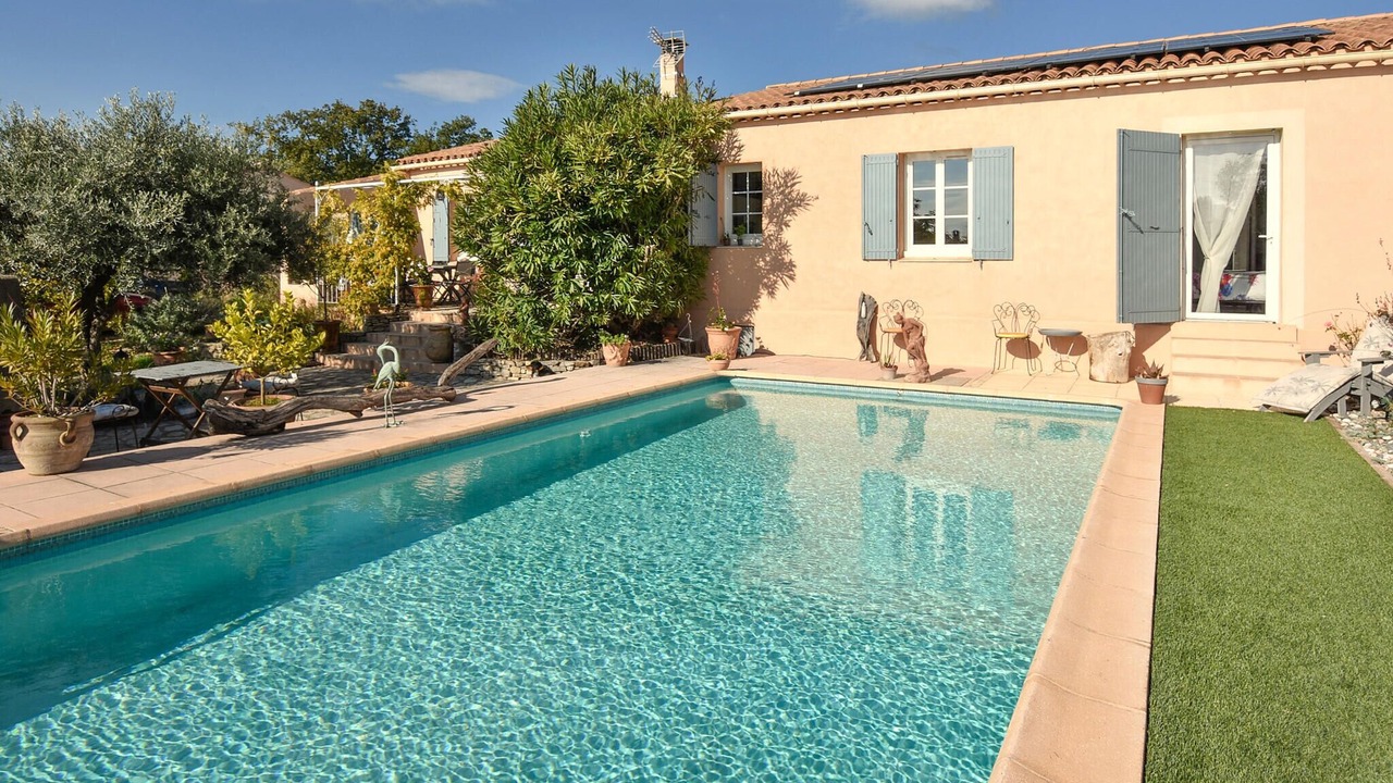 Photo of Outdoor in Cabrieres-dʼAigues