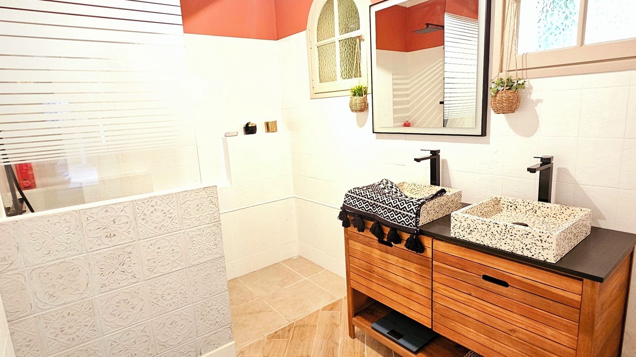 Photo of Bathroom in Saint-Chamas