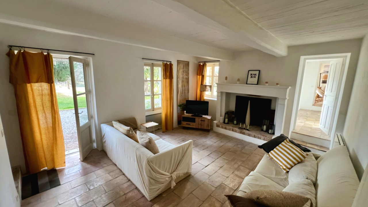 Photo of Livingroom in Boulbon