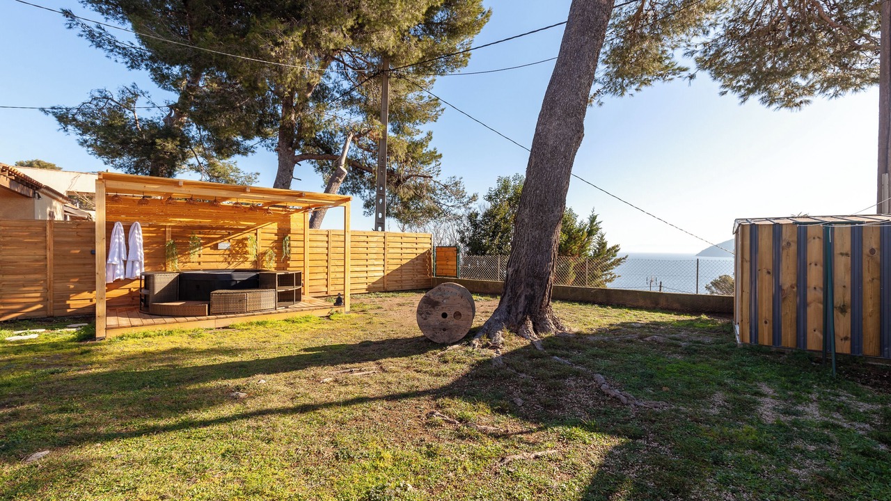 Photo of Outdoor in Istres