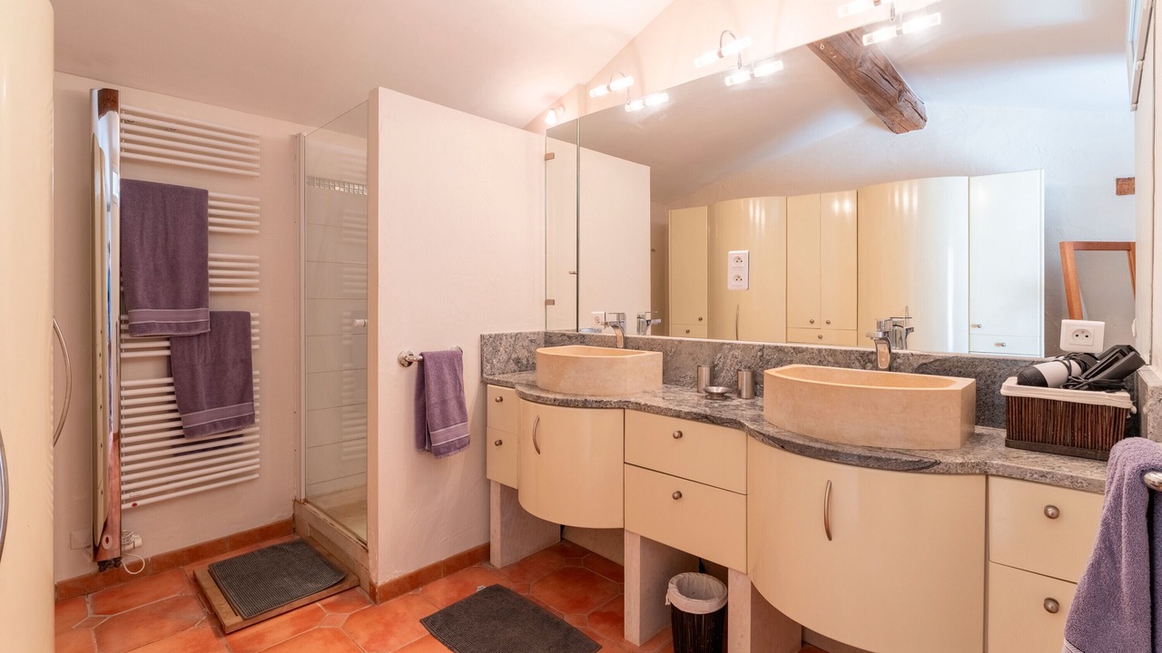 Photo of Bathroom in Caumont-sur-Durance