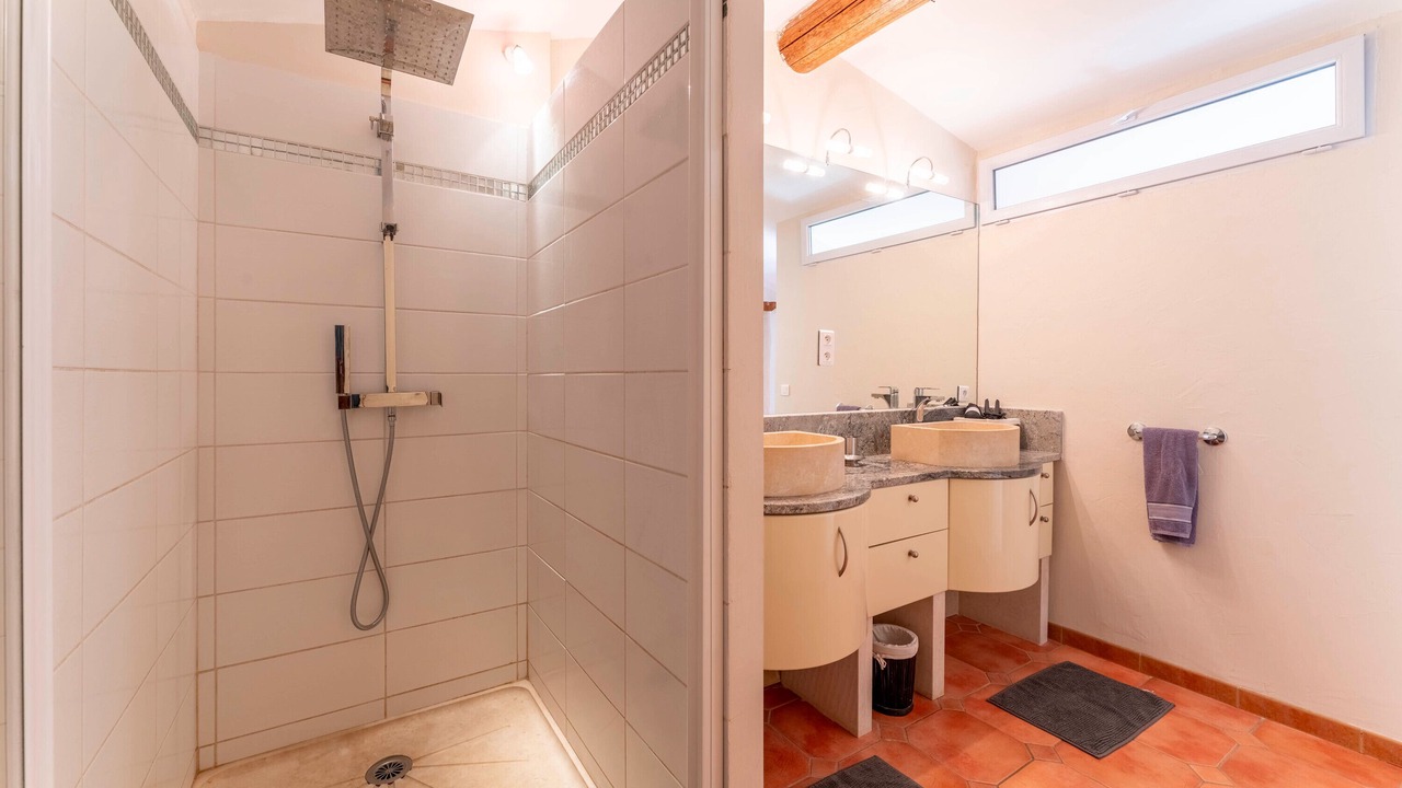 Photo of Bathroom in Caumont-sur-Durance