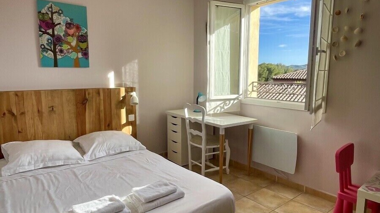 Photo of Bedroom in Cornillon-Confoux