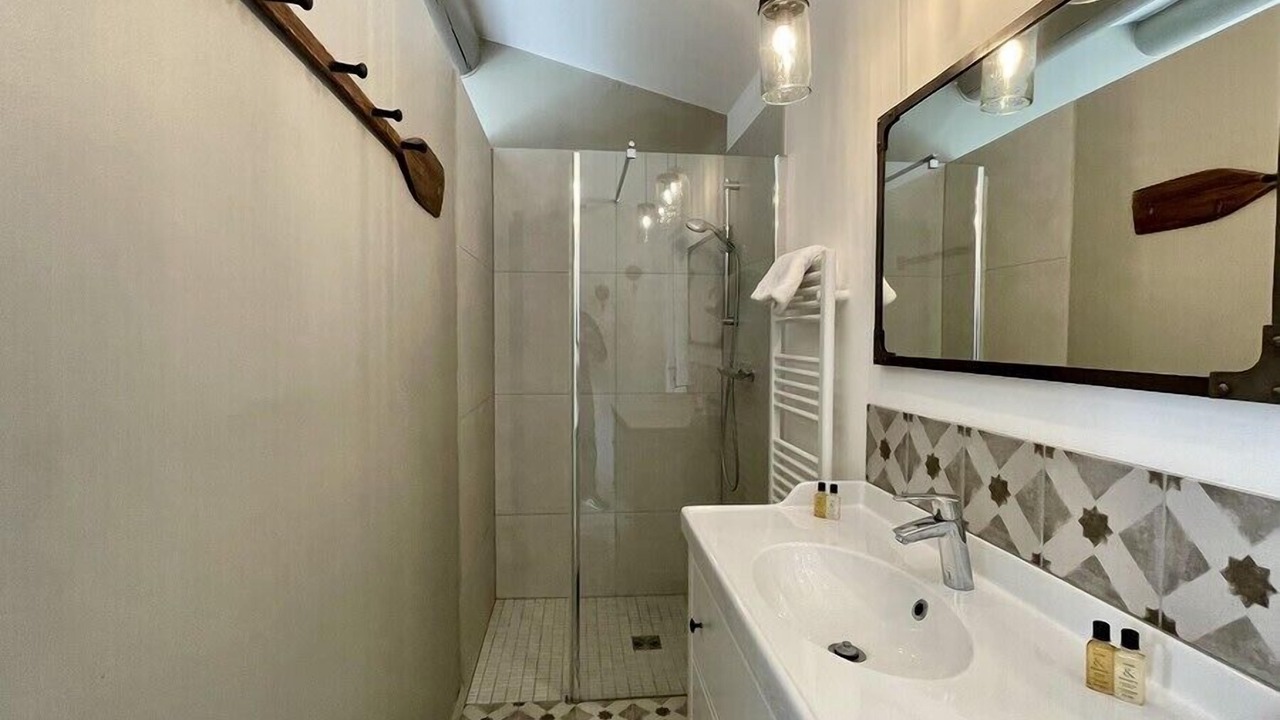 Photo of Bathroom in Cornillon-Confoux