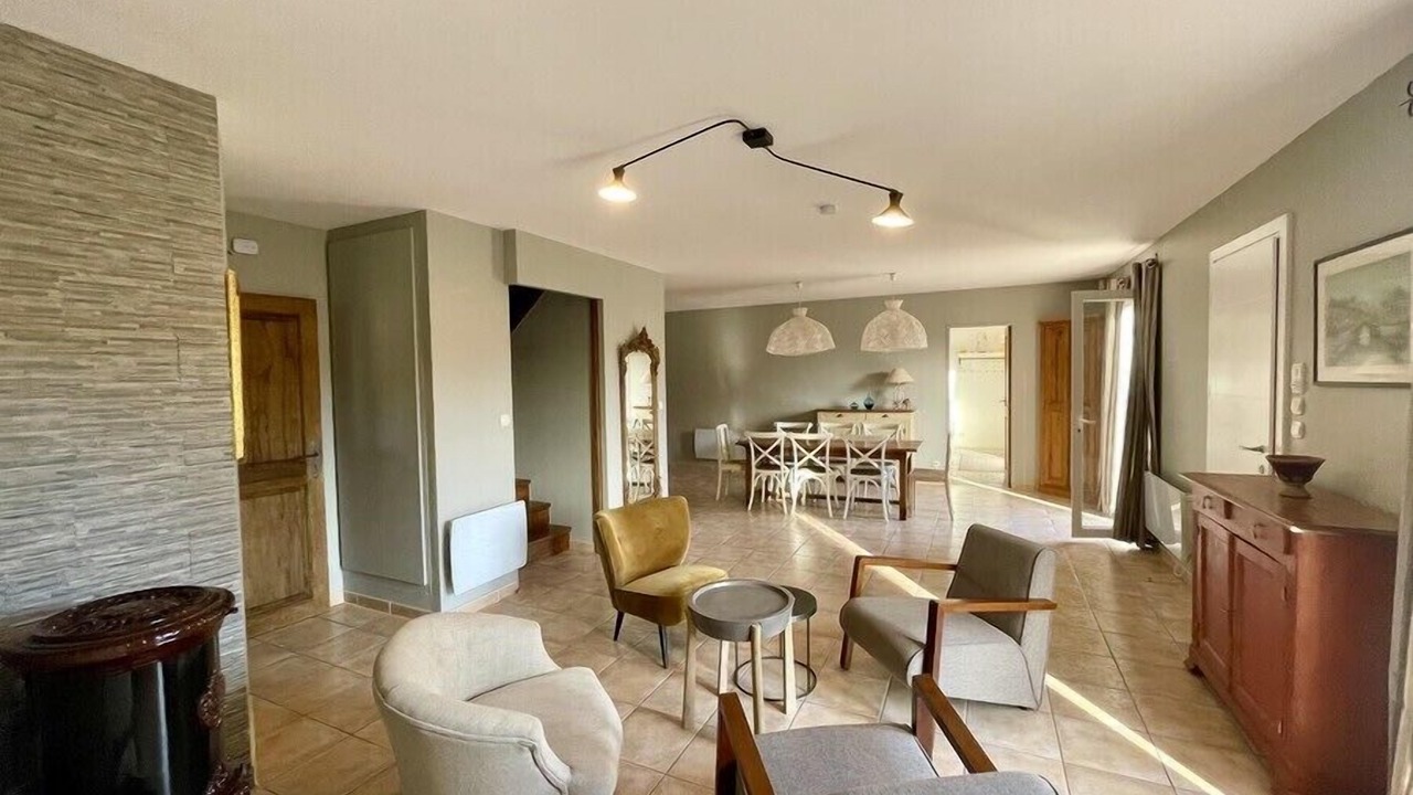 Photo of Livingroom in Cornillon-Confoux