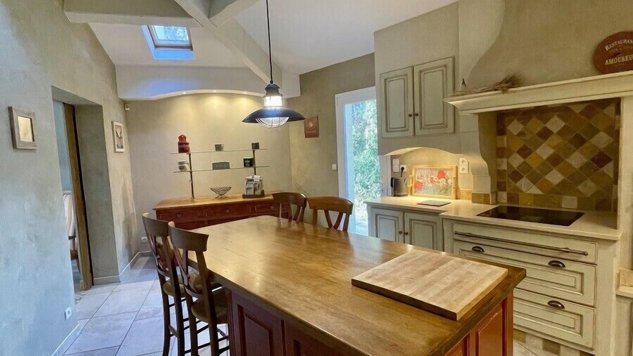 Photo of Kitchen in Cornillon-Confoux