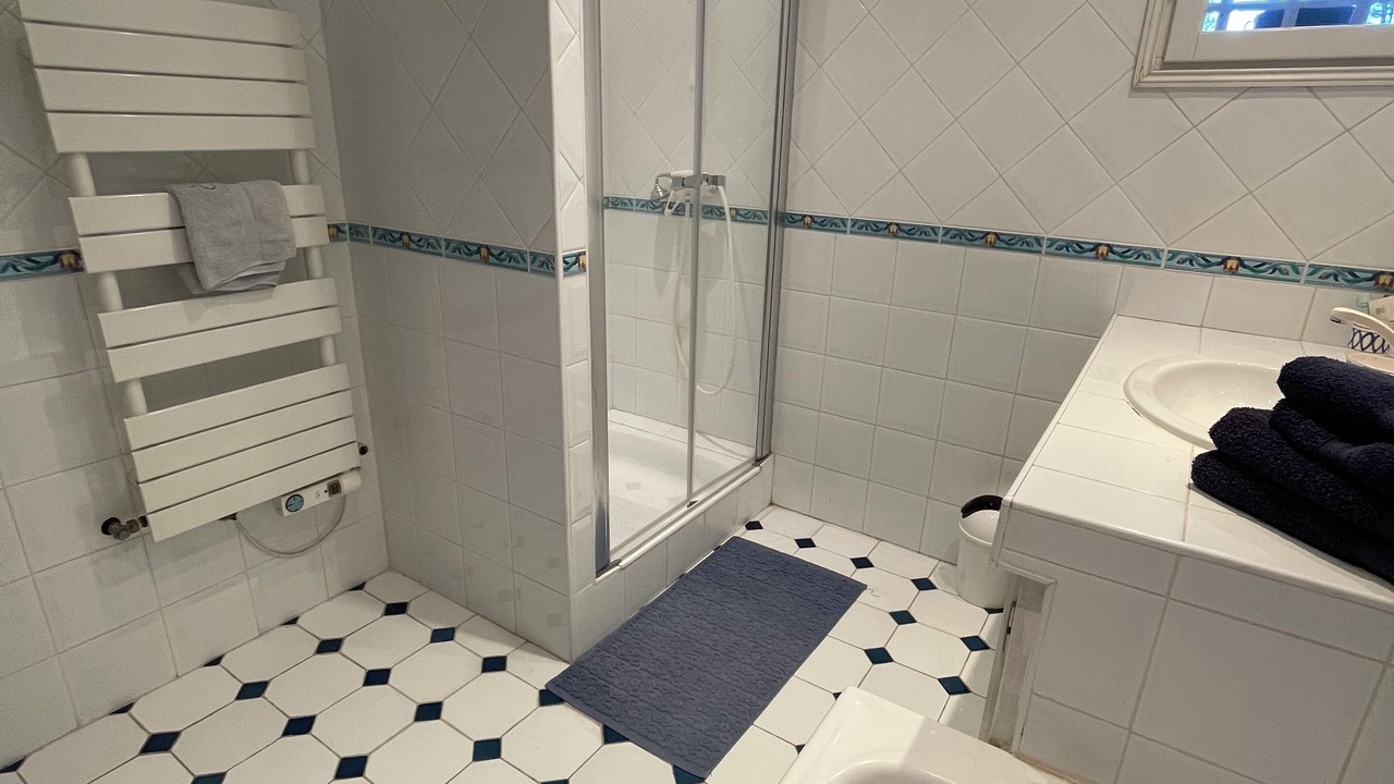 Photo of Bathroom in Saint-Hippolyte-le-Graveyron